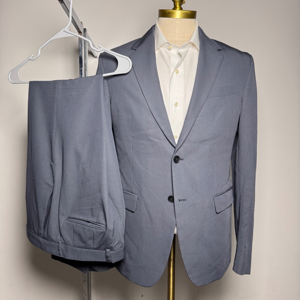 Zara Light Gray Two-Piece Suit Jacket & Trousers
